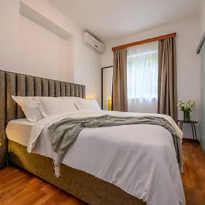 Yellow House With Private Parking Croatia