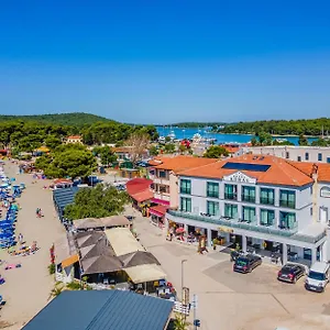 *** Hotel Koral Croazia